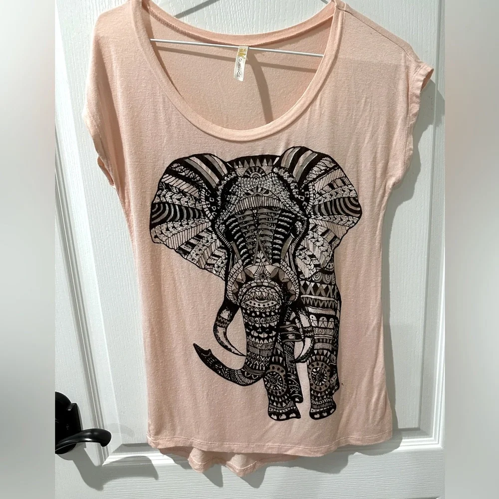 Ocasion Peach Blush Embellished Elephant Print Tee - Picture 1 of 8